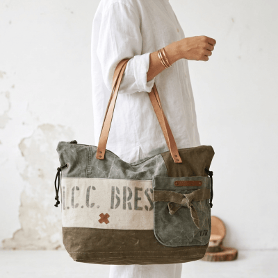 Sac week-end femme en toile militaire recyclée. Pièce unique fabrication artisanale