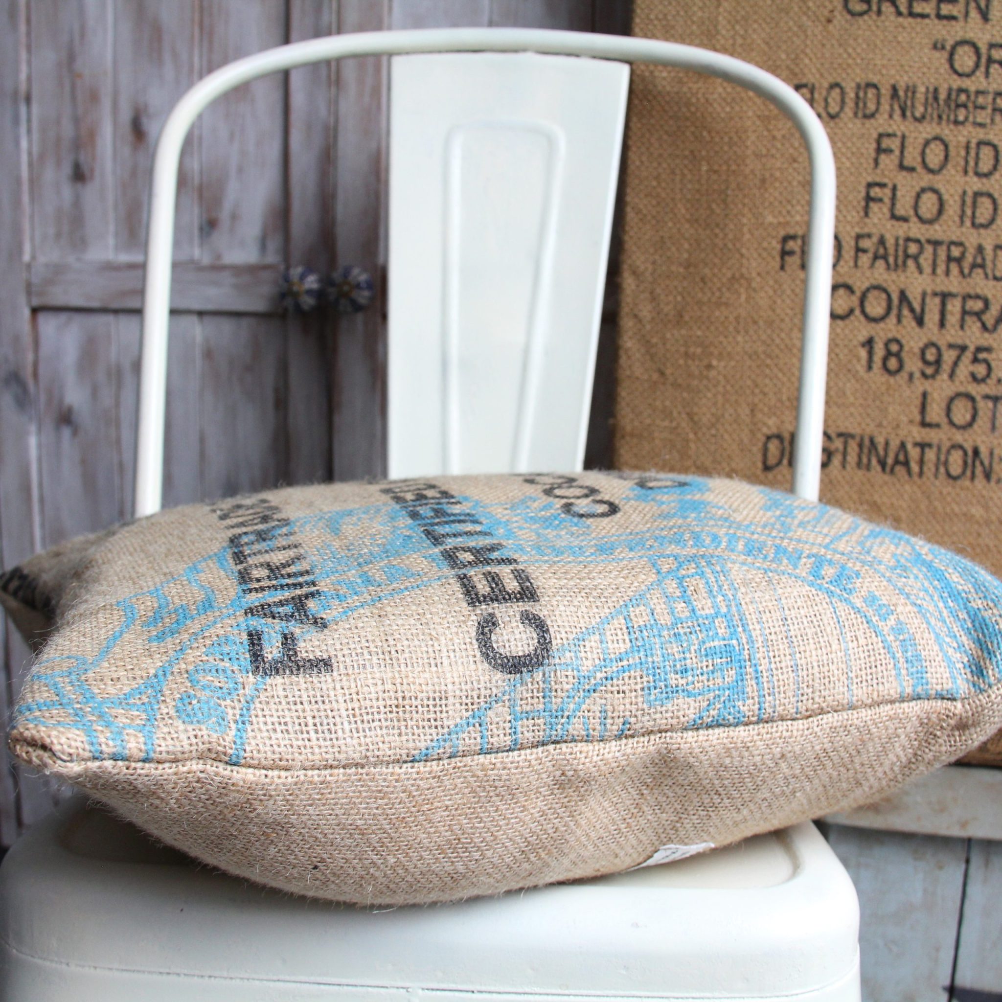 Coussin 40 x 40 cm en toile de jute de café – Image 3