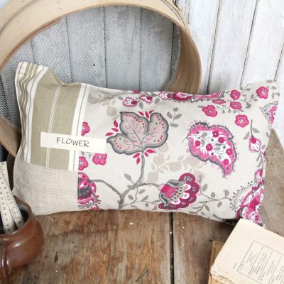 Coussin en lin fleuri