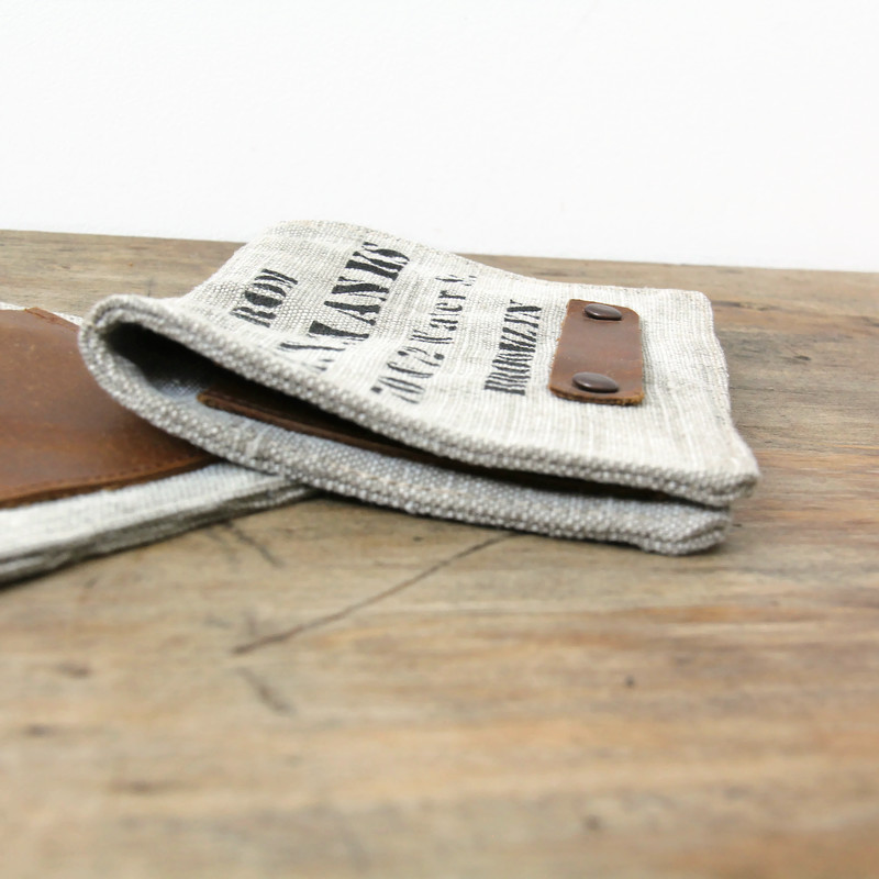 Porte-cartes pour homme en toile grise recyclée et cuir – Image 6
