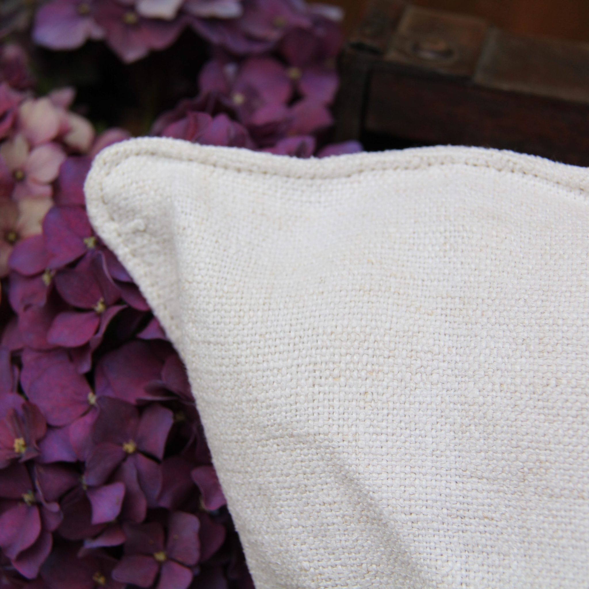 Coussin en chanvre ancien blanc 40 x 40 cm – Image 3