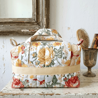 Trousse de toilette femme en coton fleuri, fabrication artisanale dans le morbihan