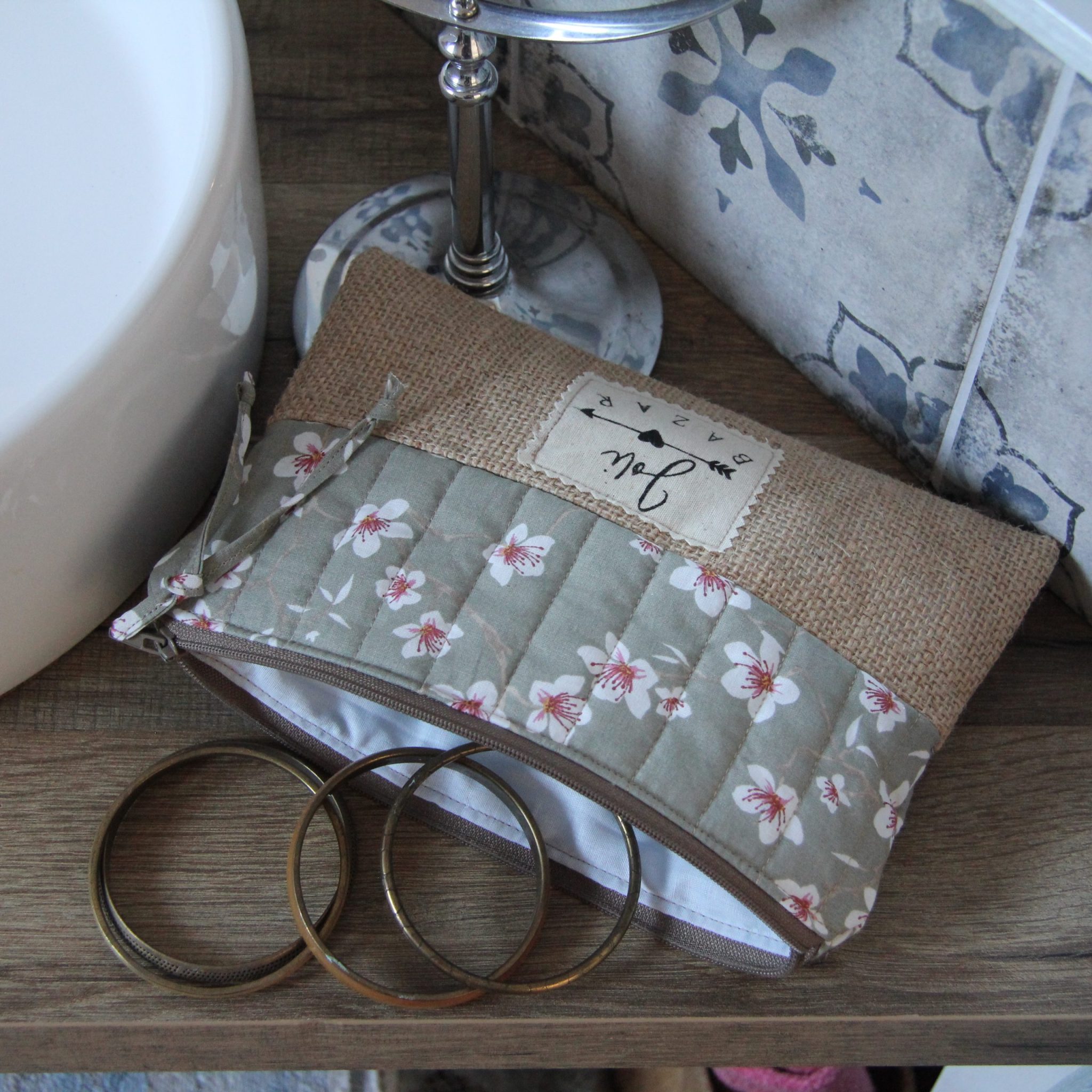 Pochette cotons fleuris et toile de jute – Image 8