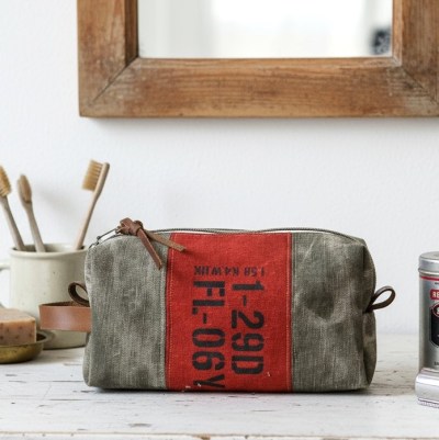 Trousse de toilette homme en toile recyclée vintage