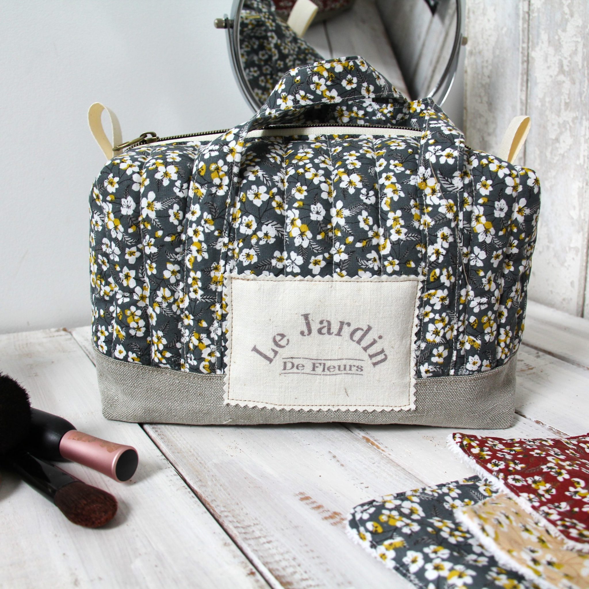 Trousse de toilette fleuri vintage