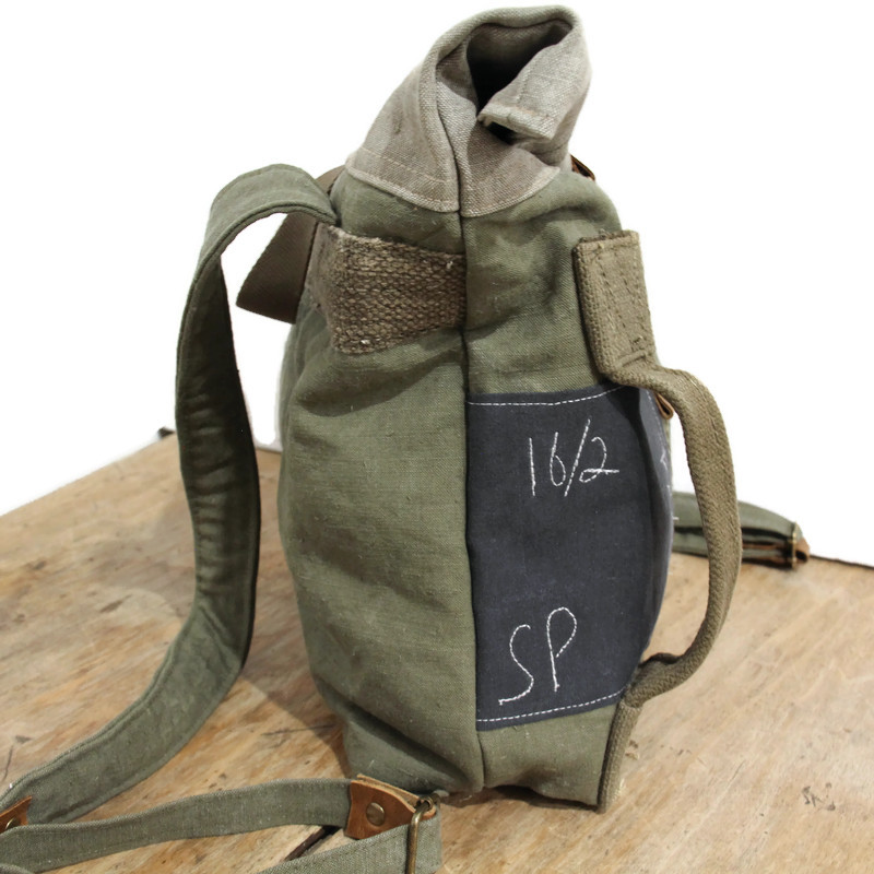 Sac à dos homme artisanal en toile militaire recyclée – Image 4