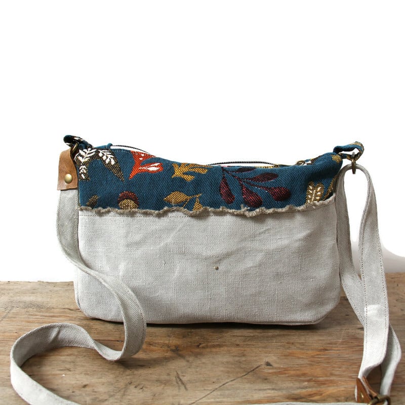 Sacoches bandoulières upcyclées en lin et jacquard – Image 6