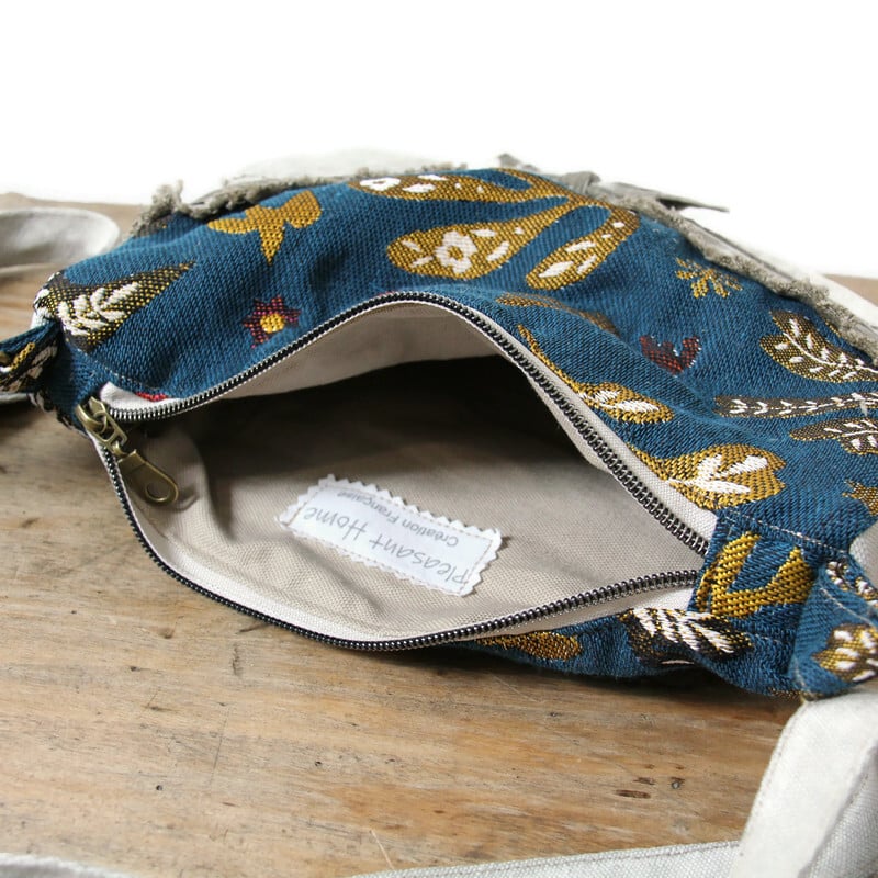 Sacoches bandoulières upcyclées en lin et jacquard – Image 10