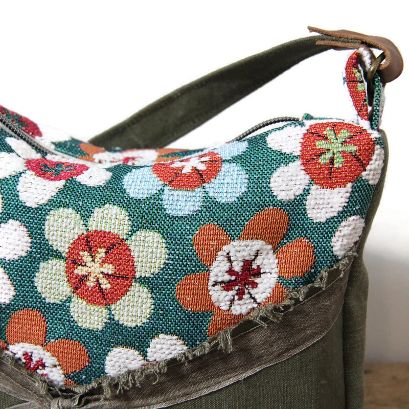 Sacoches bandoulières upcyclées en lin et jacquard – Image 9