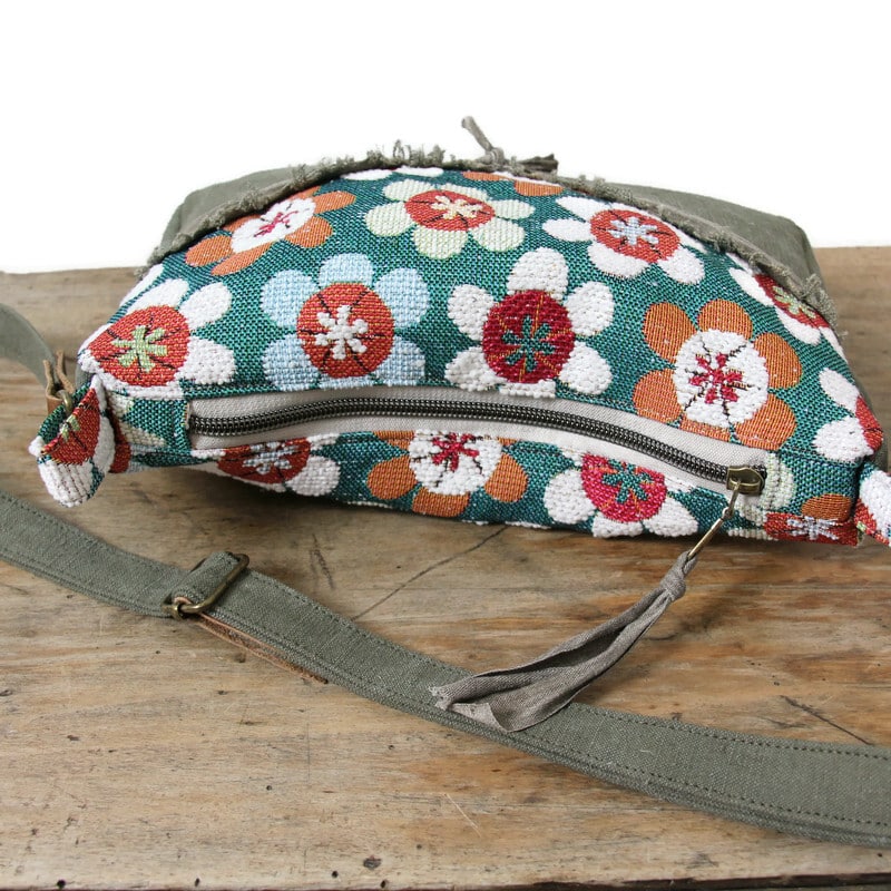 Sacoches bandoulières upcyclées en lin et jacquard – Image 7