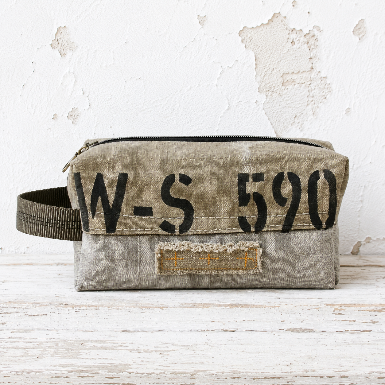 Trousse de toilette homme artisanale en toiles militaires anciennes