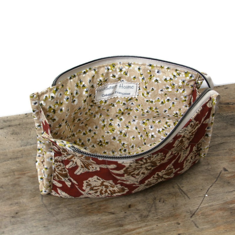 Pochettes matelassées artisanales en tissu fleuri – Pièce unique – Image 8